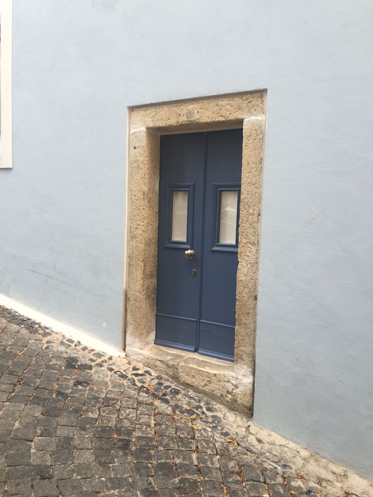 Alfama Yellow House 71/75