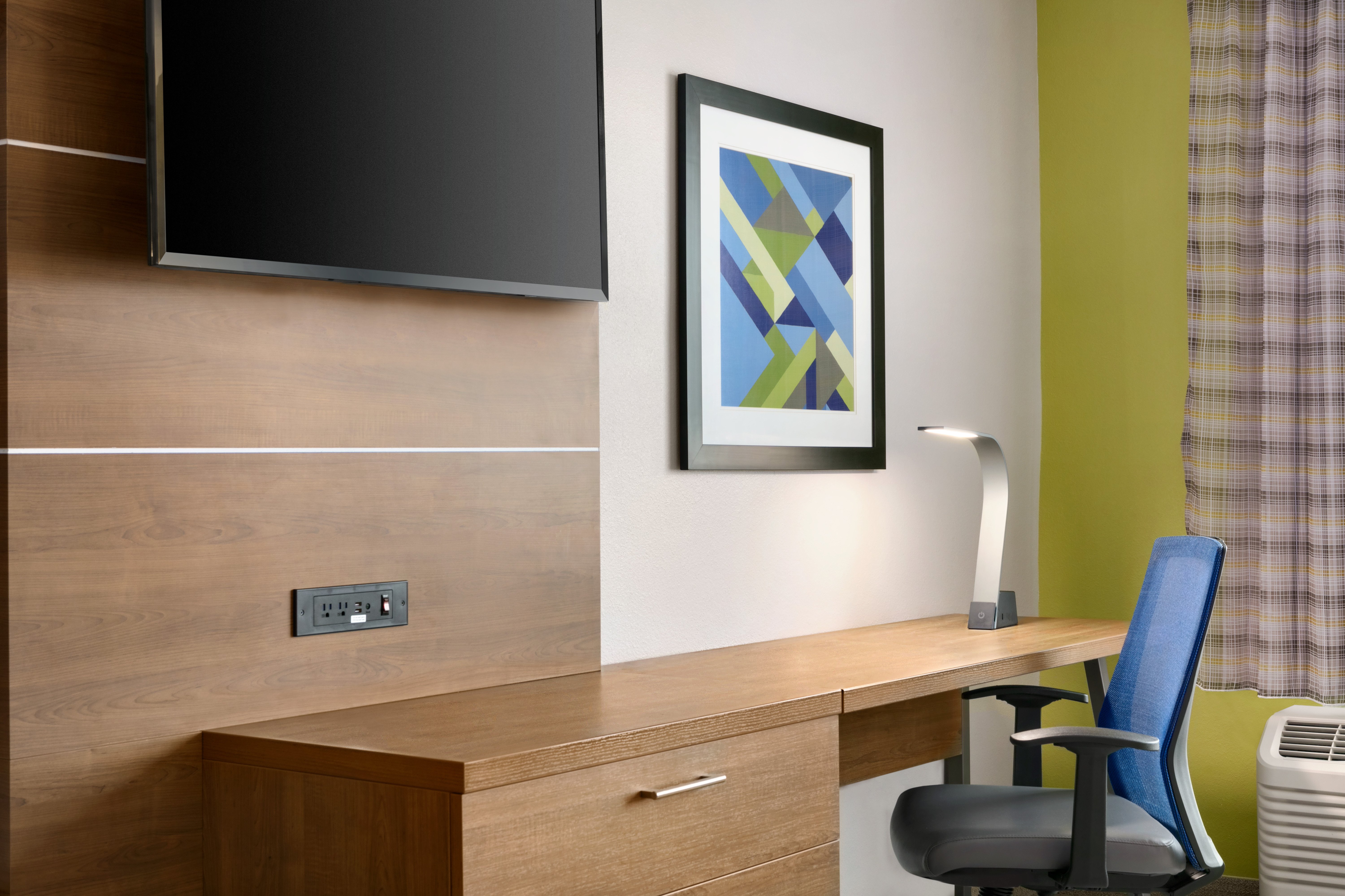Holiday Inn Express & Suites Salisbury 35/38