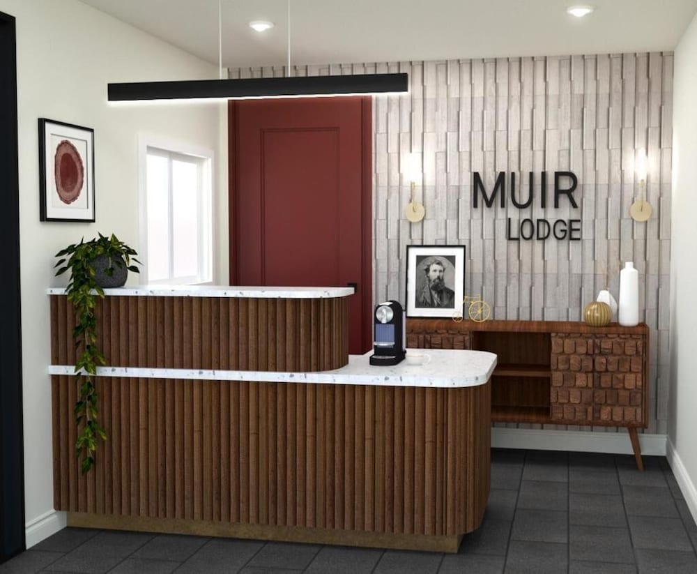 Muir Lodge Motel 6/46