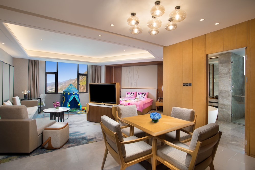 Hilton Garden Inn Nujiang 16/27