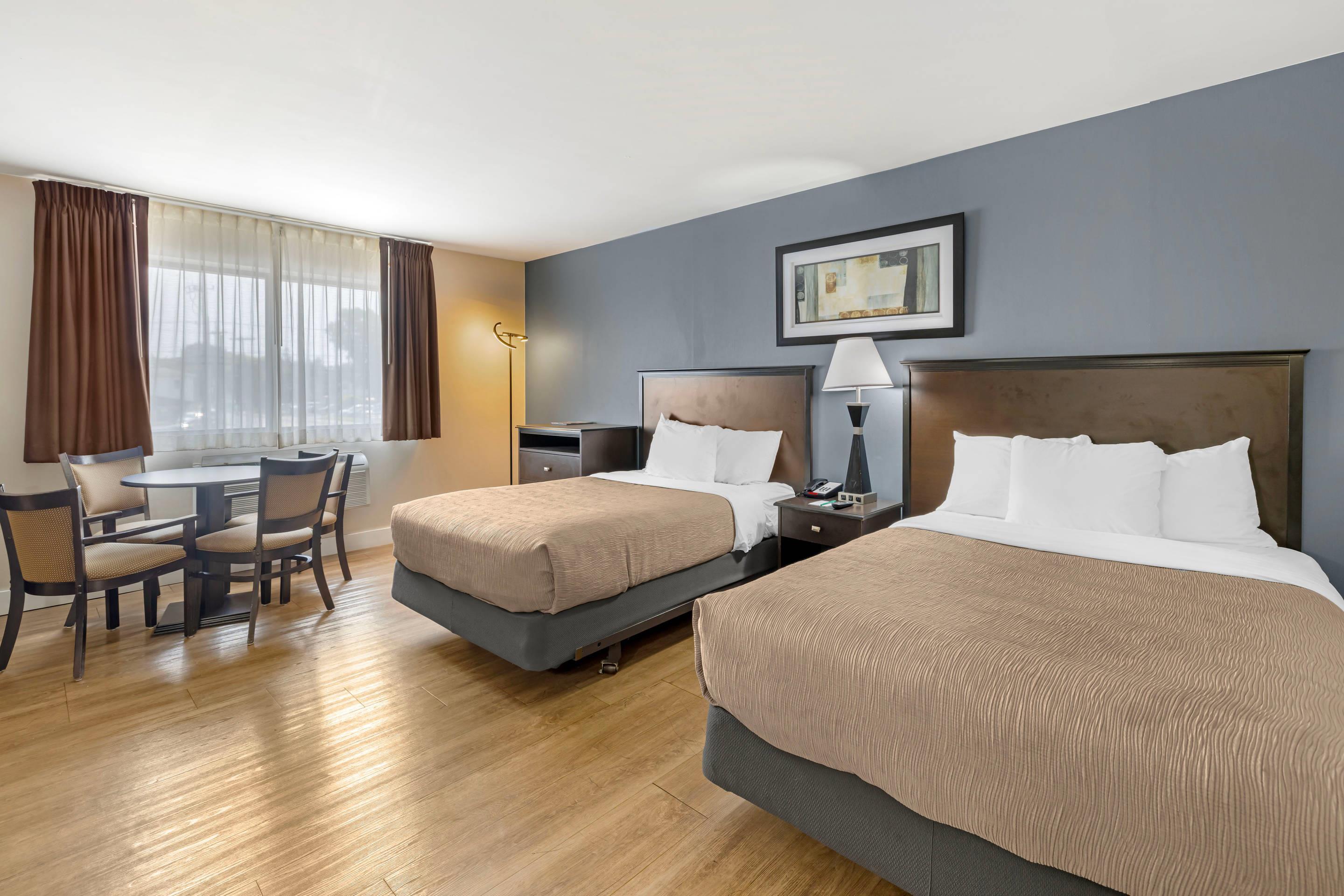UPGRADE, 3 DOUBLE BEDS