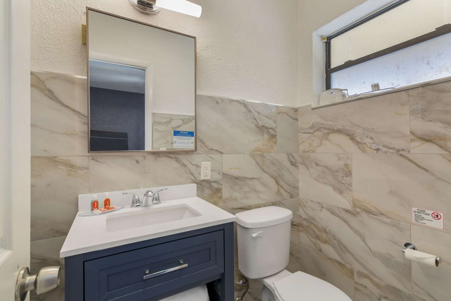 Fort Lauderdale Gardens Inn & Suites 14/14