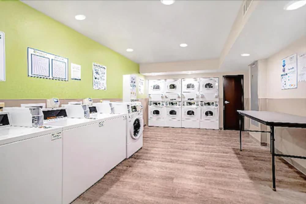 WoodSpring Suites Tamarac 9/50