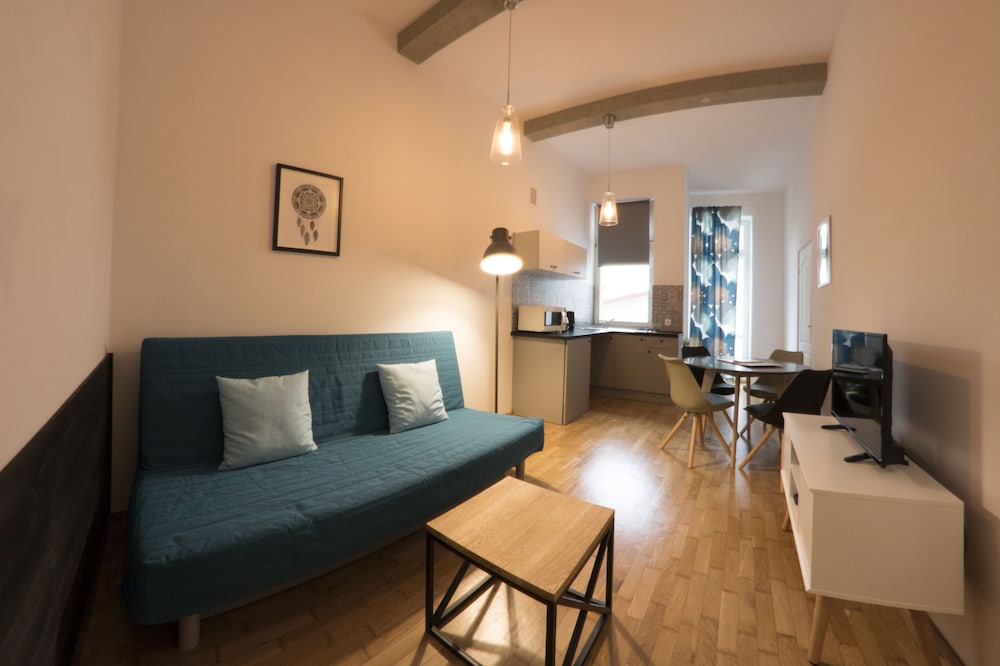 Fresh Apartments 24/50
