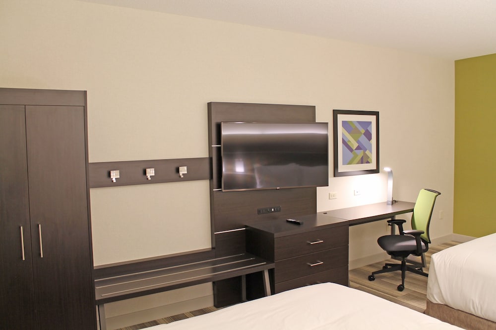 Holiday Inn Express Suites St Louis South I 55 38/52