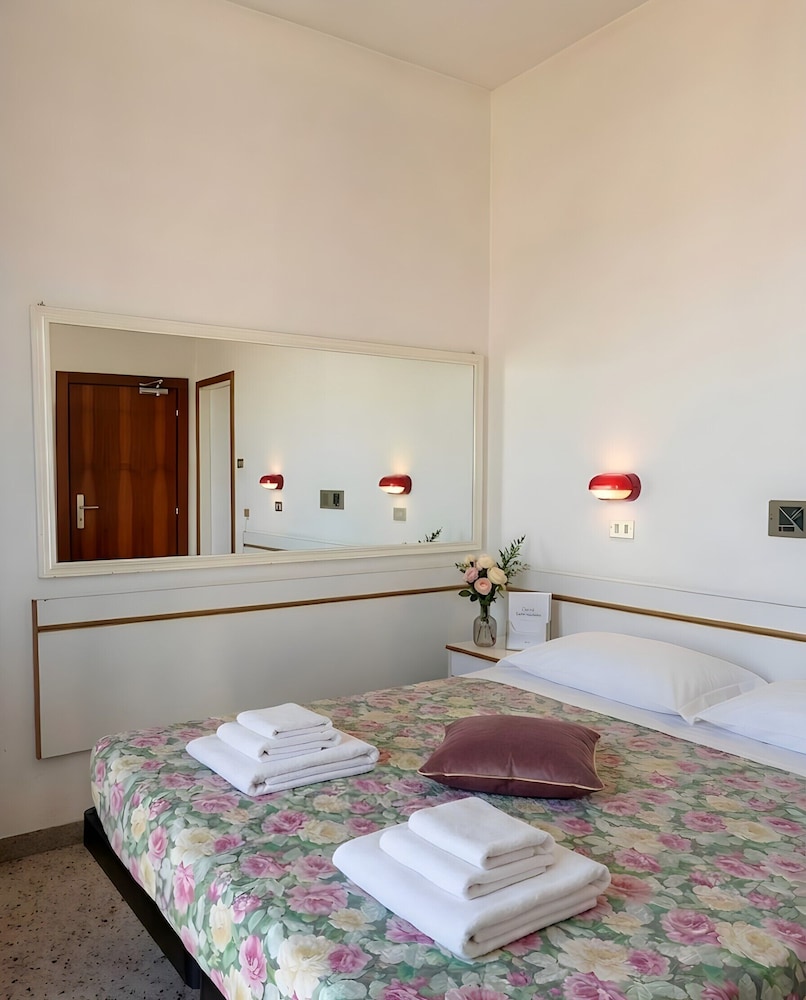 Hotel Columbia Frontemare 29/41