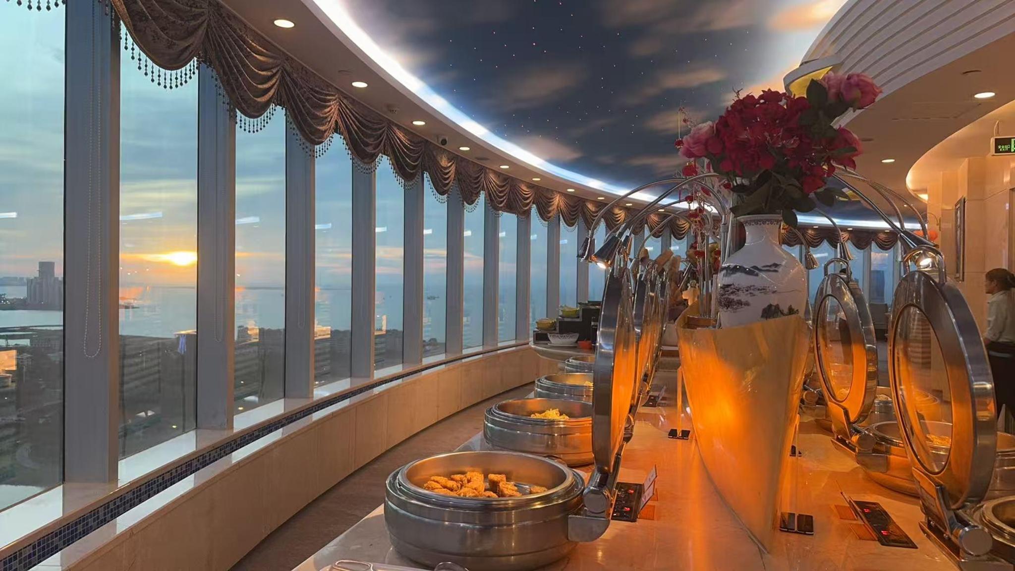 Golden Sea View 10/16