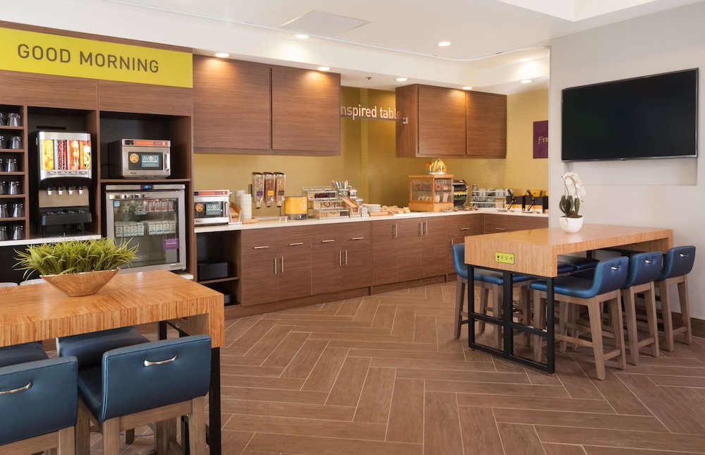Home2 Suites By Hilton Atlanta Perimeter Center 46/56