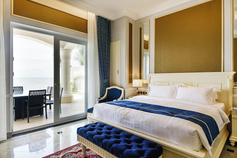 4 Bedrooms, Villa, 4 Queen Beds, Beach Front, Private Pool