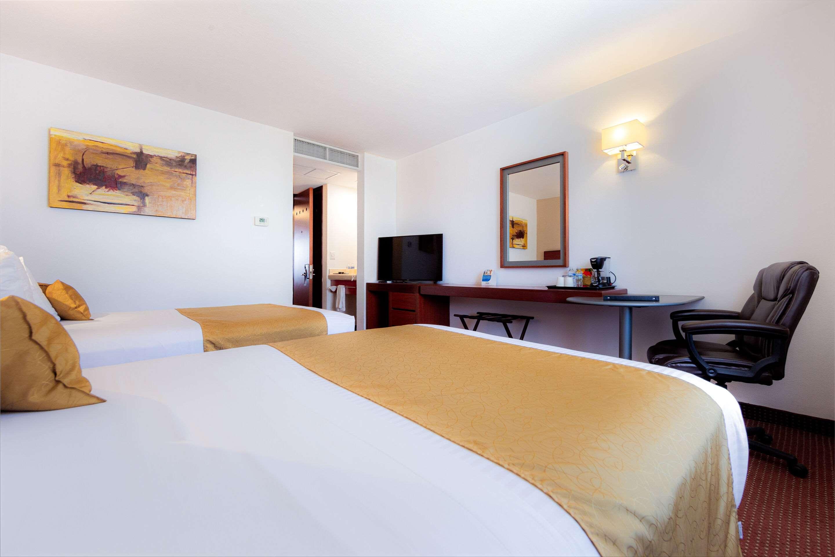 ROOM, KING BED