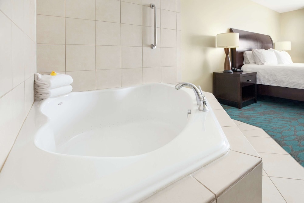 Hilton Garden Inn Fargo 15/61