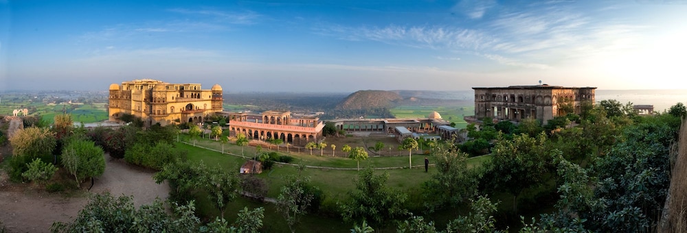 Neemrana’s Tijara Fort-Palace - 19th Century, Alwar 53/54