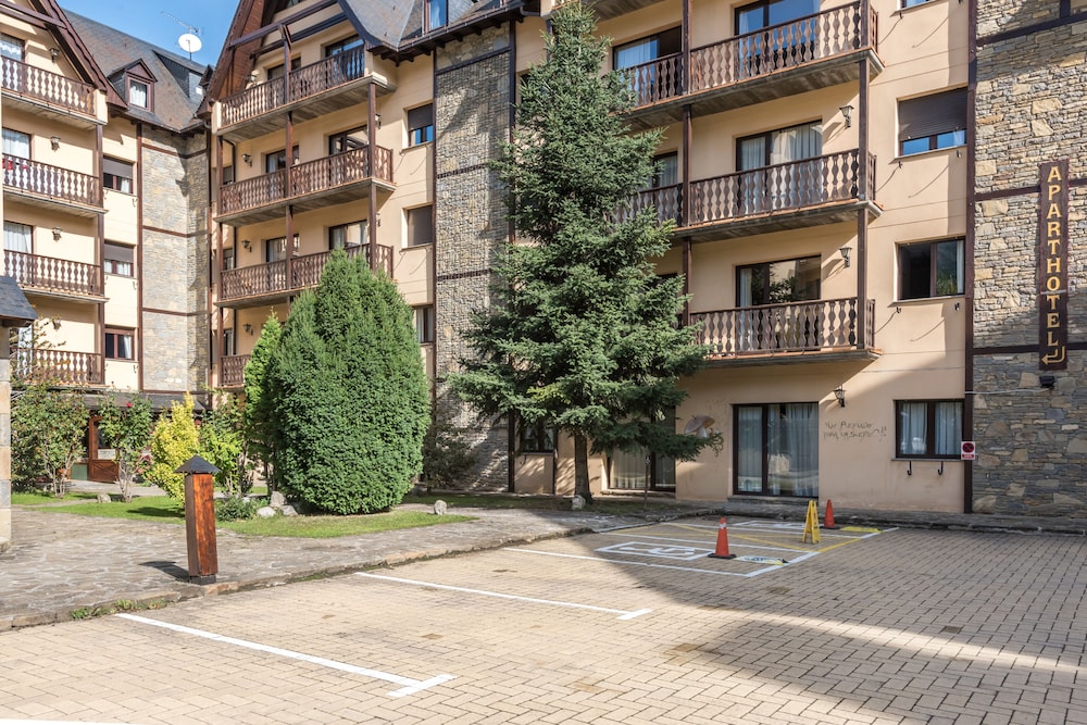 Suite Aparthotel & Spa Eth Refugi d'Aran 45/50