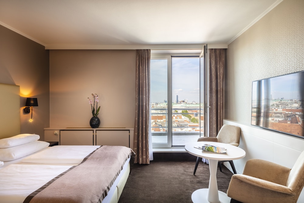 ROOM, DOUBLE BED, BALCONY