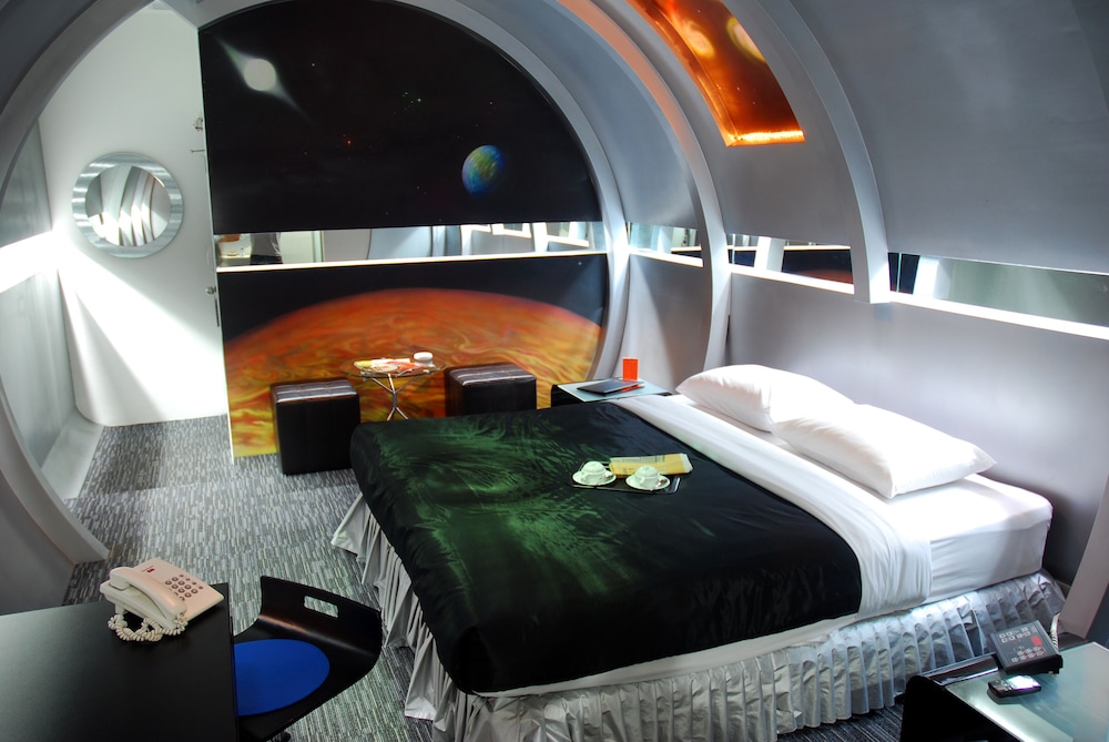 The Adventure Hotel 15/25