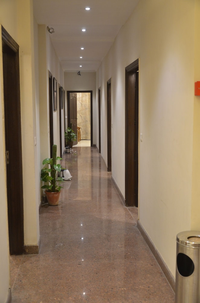 Hotel Pace 12/41
