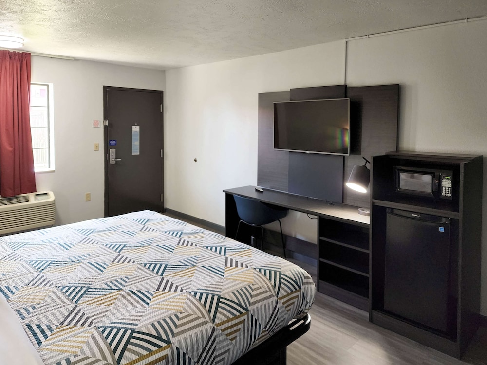 Motel6 Oklahoma City, OK - Frontier City 8/55