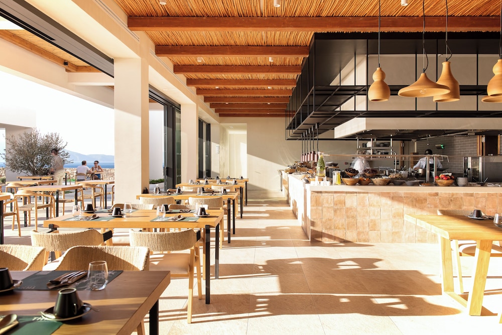 KOIA All Suite Wellbeing Resort 57/73