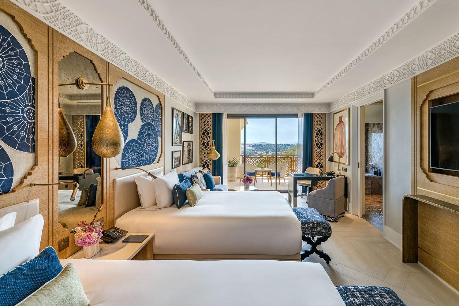 DELUXE, TWIN BEDS, PANORAMIC VIEW