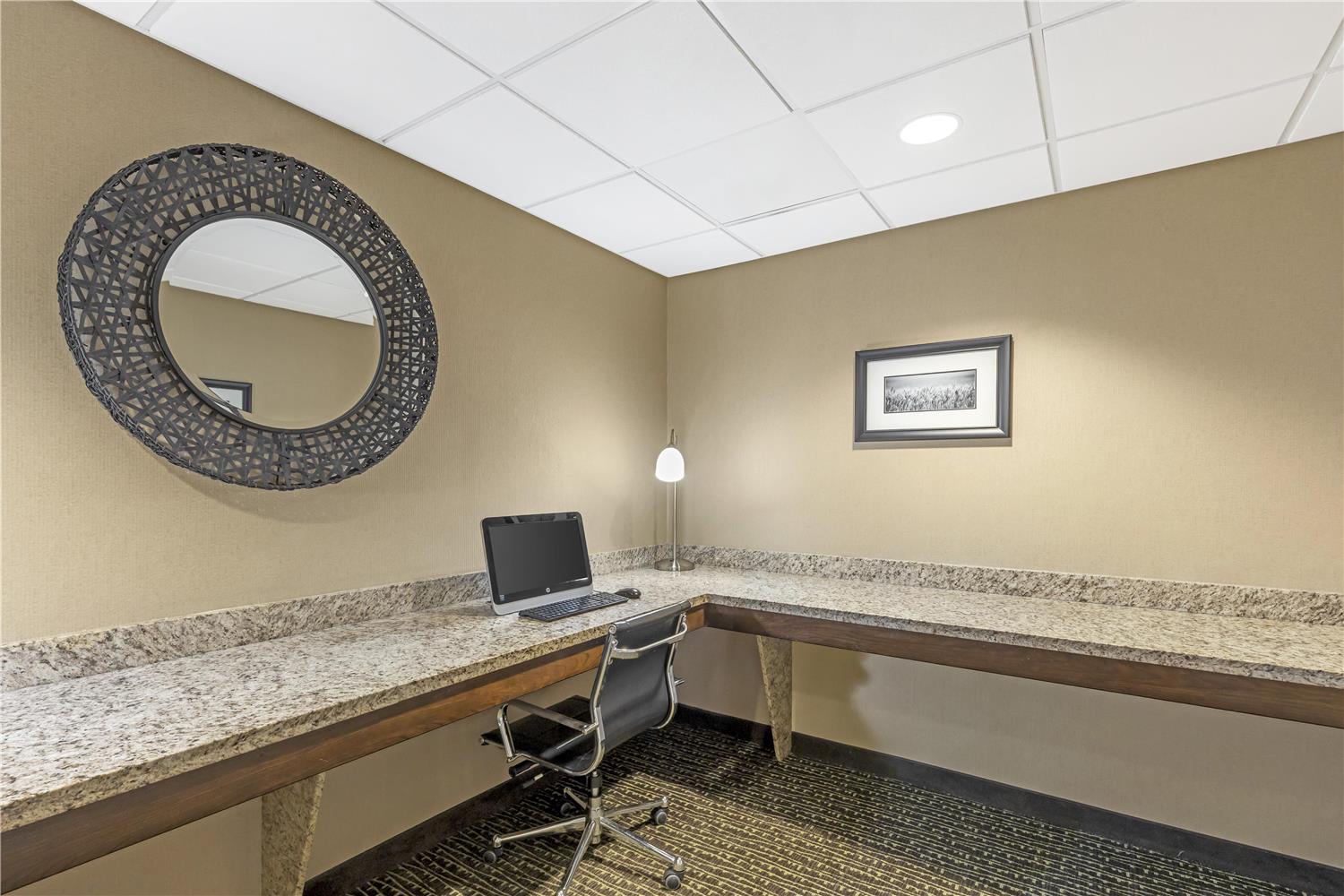 Best Western Plus Havre Inn & Suites 53/57