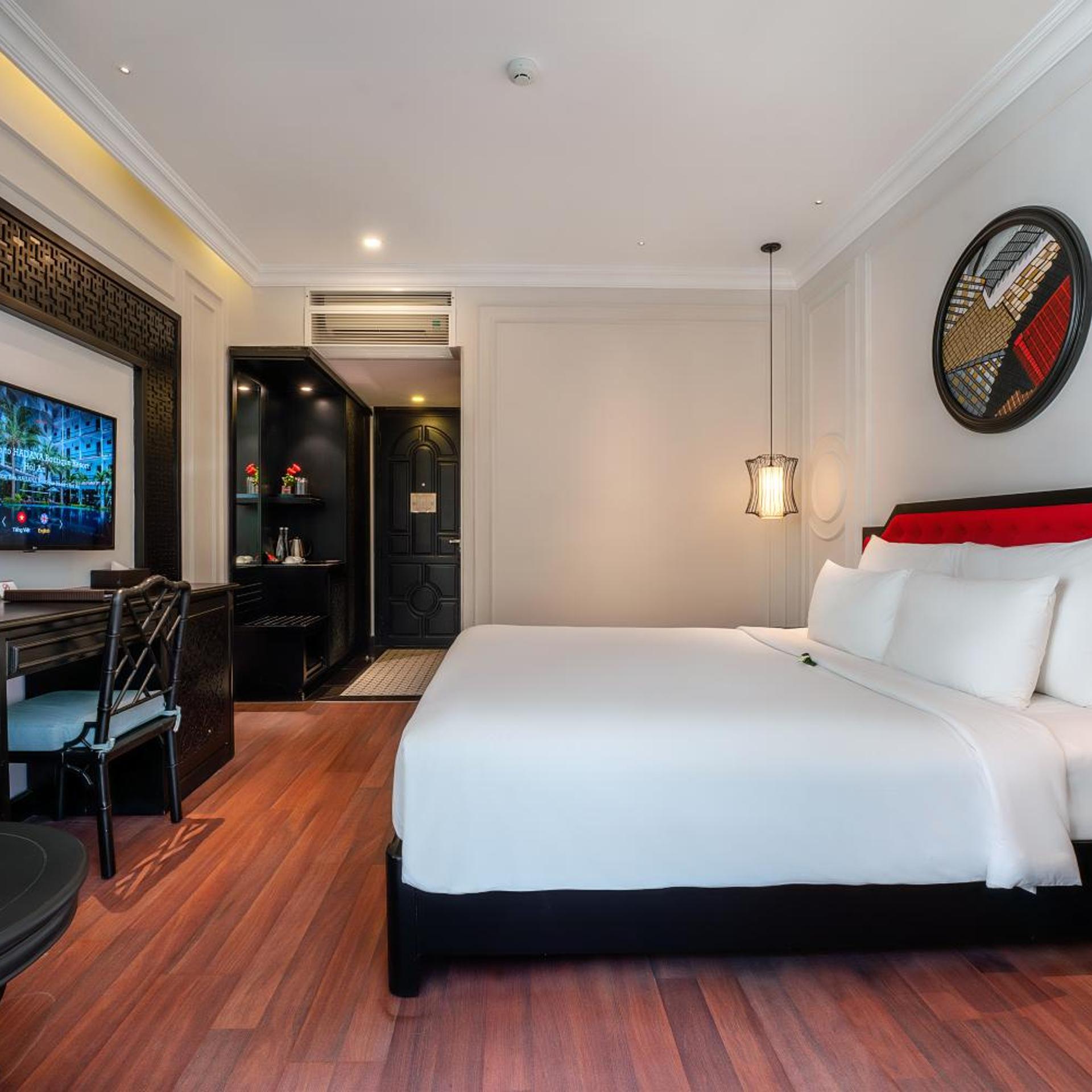 Senior, Double Bed, Pool View, Balcony