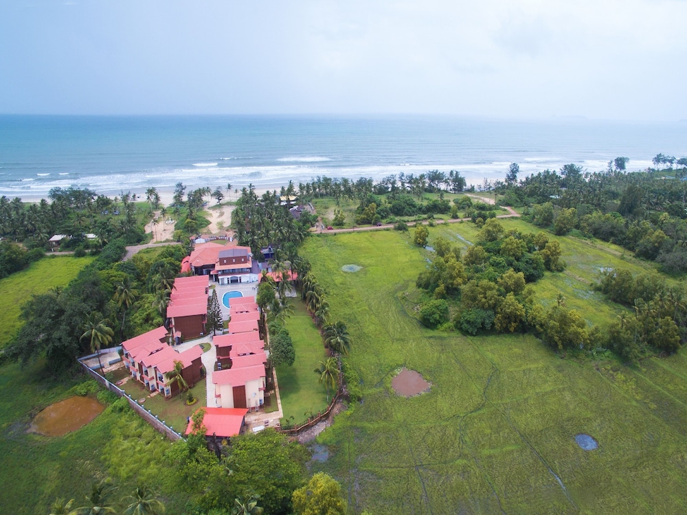 Sea Queen Beach Resort and Spa 57/69