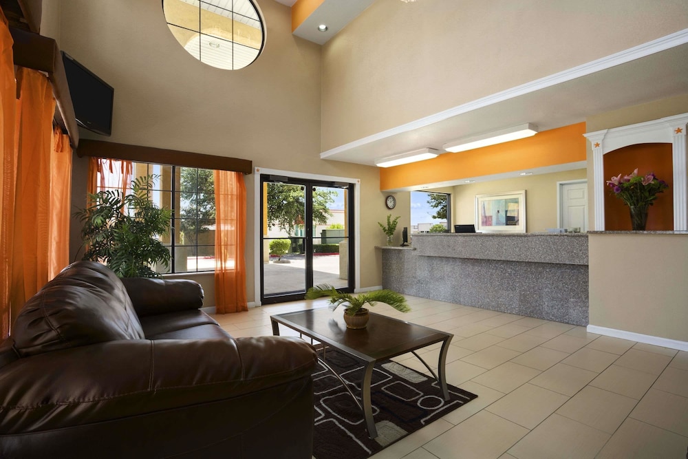 Super 8 by Wyndham Grand Prairie Southwest 10/24