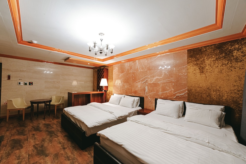 Hotel Gallery 6/50