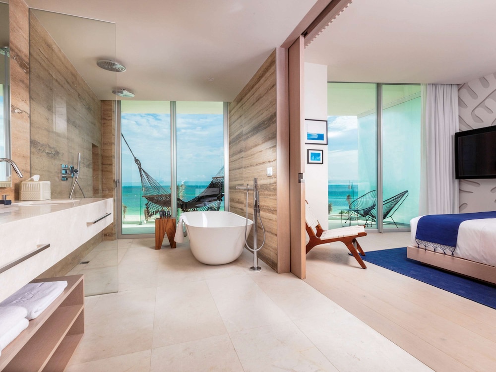 SLS Cancun 32/72