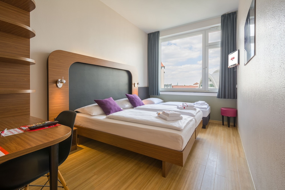 Aletto Kudamm Hotel Hostel 21/86