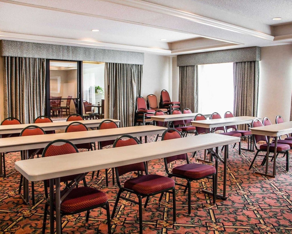 Comfort Suites Mcalester 43/46