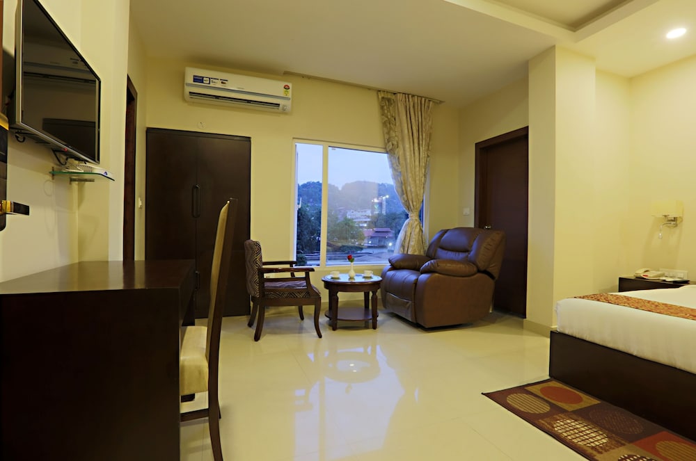 Hotel D Courtyard 24/34