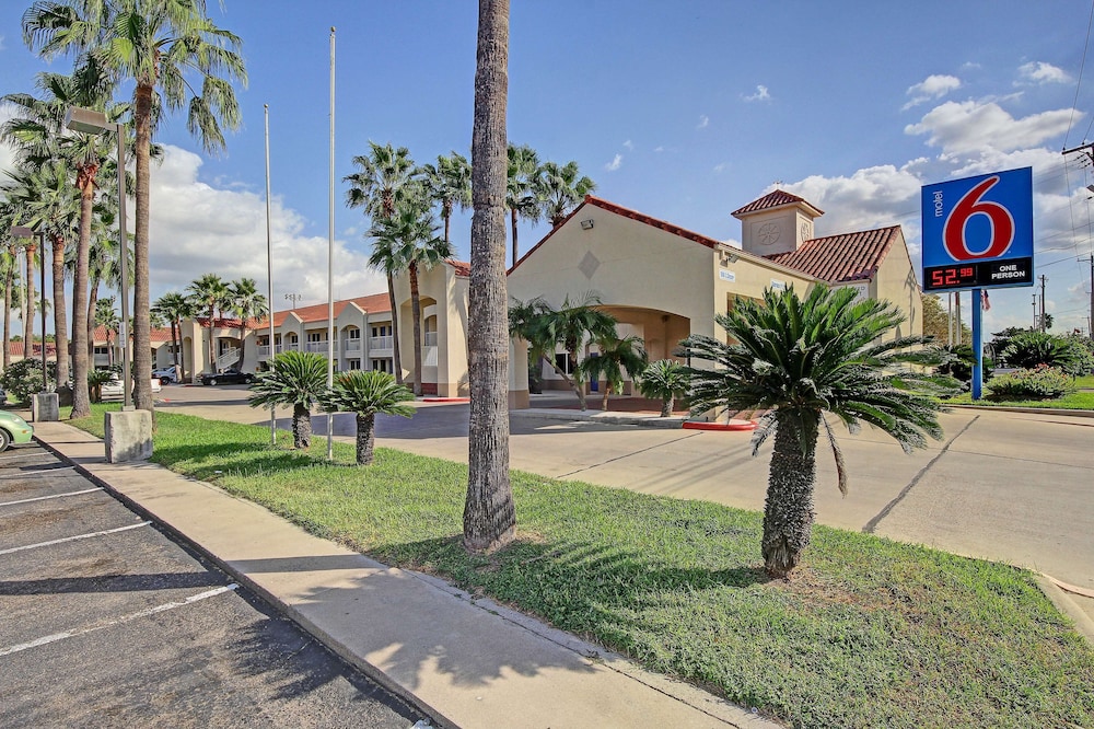 Motel6 Edinburg, TX 44/49
