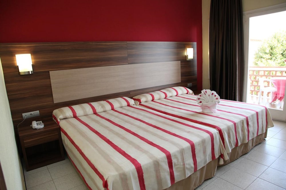 4R Gran Europe Hotel 11/50