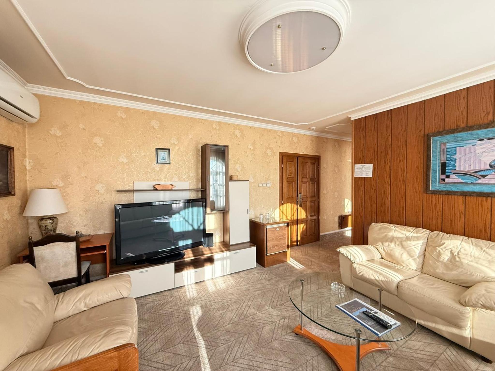 Hotel Lav 68/82