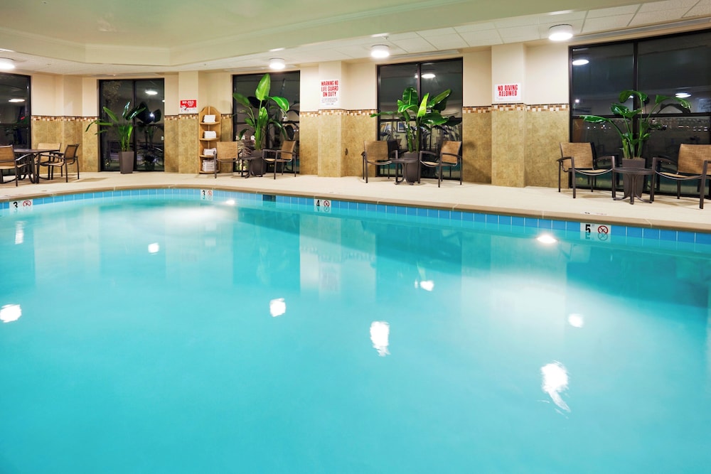 Holiday Inn Express Hotel and Suites Mt. Juliet-Nashville Area 3/70
