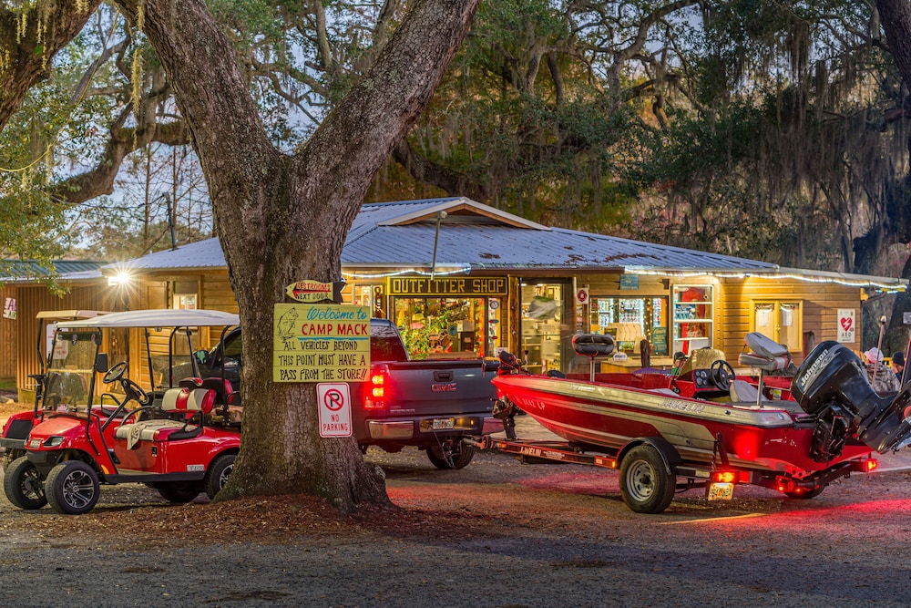 Guy Harvey Camp Mack Lodge & RV Resort 33/50