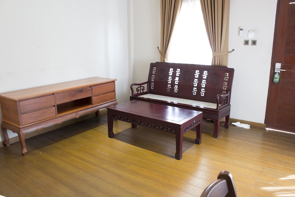 Thongs Inn Kualanamu Transit Hotel 44/64