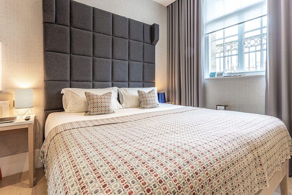 COZY, DOUBLE BED