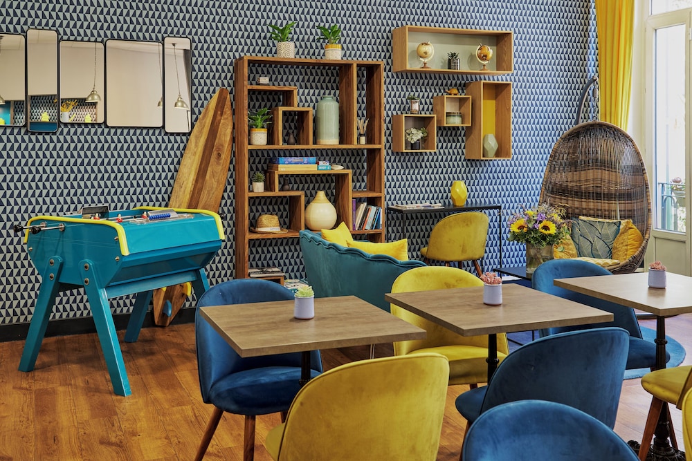 restaurant cafeteria