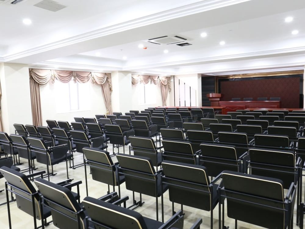 GREENTREE INN JIEYANG KONGGANG DISTRICT NORTH WANGJIANG ROAD HOTEL 31/39
