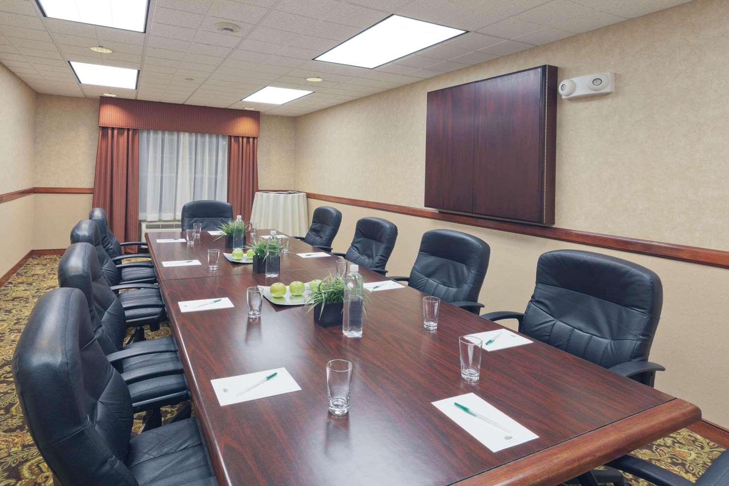 Country Inn and Suites By Radisson Milwaukee West Brookfield Wi 36/42