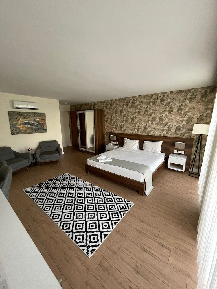 Avwan Hotel Cigli 18/40