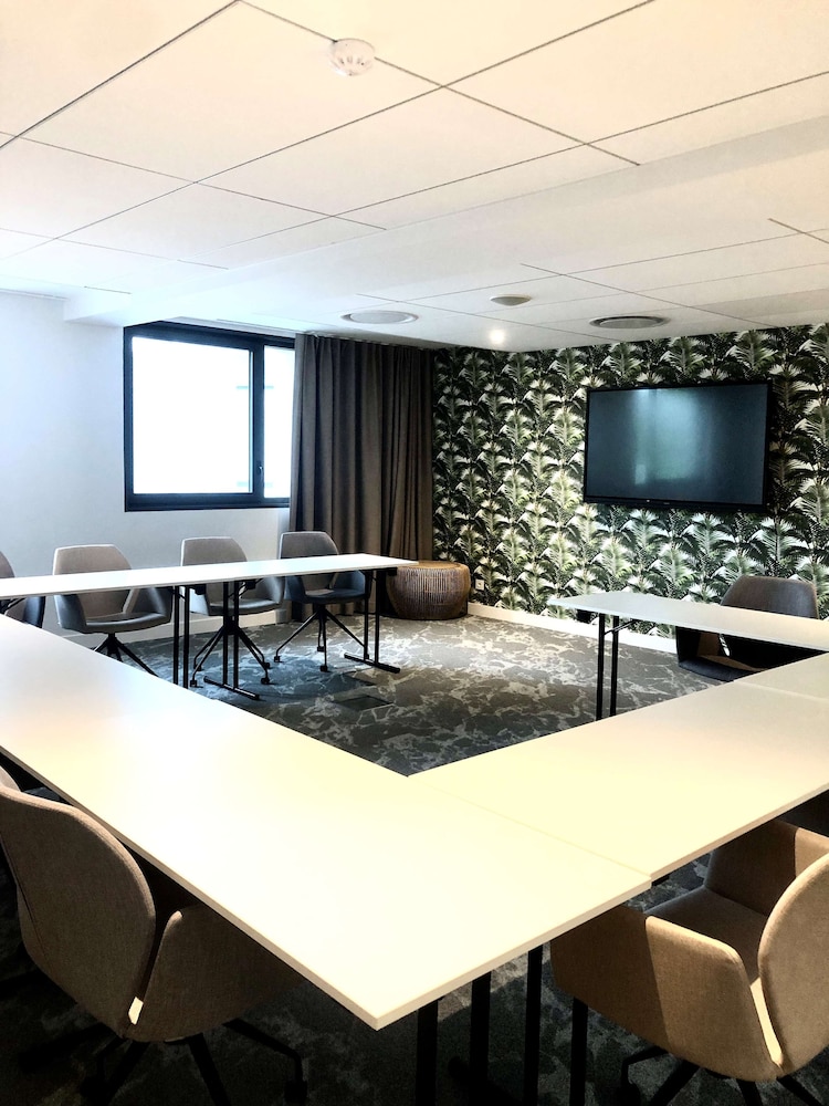 Golden Tulip Lyon Ouest Techlid - Hotel & Spa 69/76
