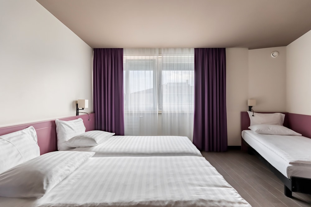 Hotel Les Nations 15/30