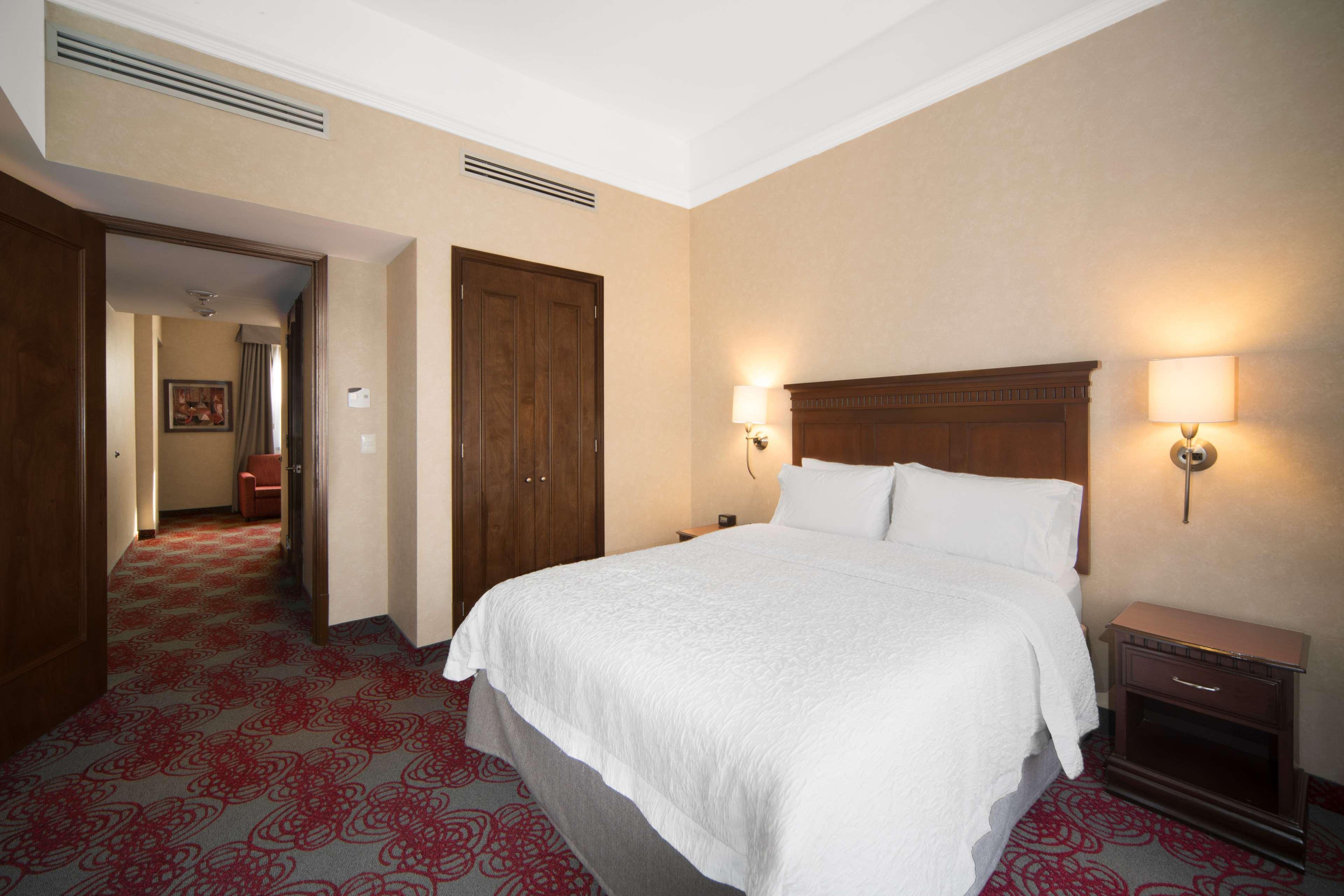 ROOM, QUEEN BED, SOFA, ACCESSIBLE