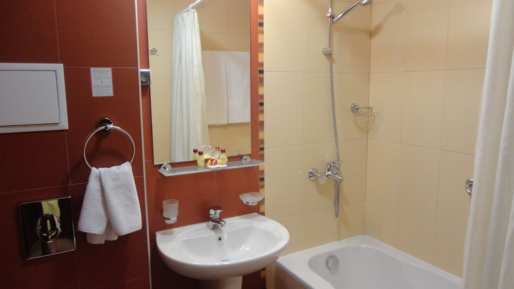 Hotel Favorit 50/50