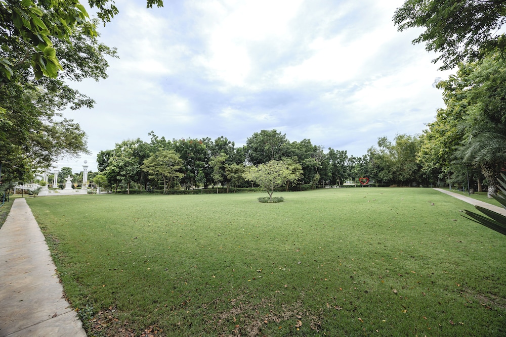 Sabai Hotel & Plaza 40/50