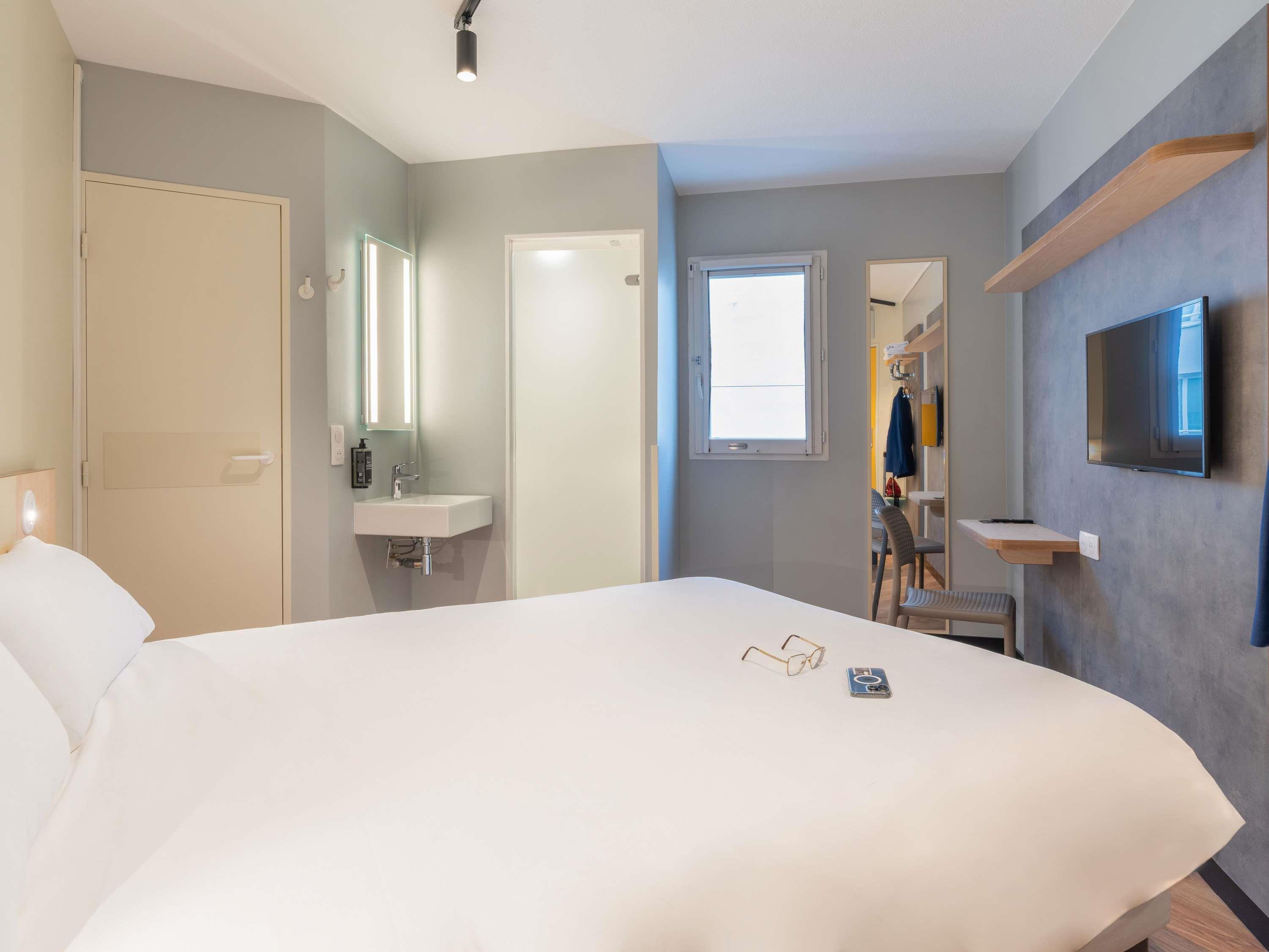 Room, Double Bed