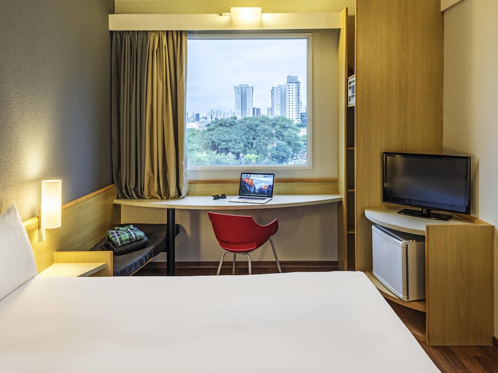 Ibis Santo Andre 13/36
